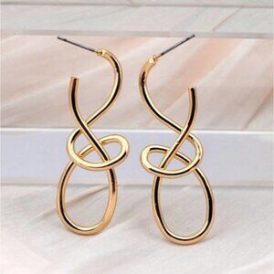 NEW‼️Elegant Knot Earrings